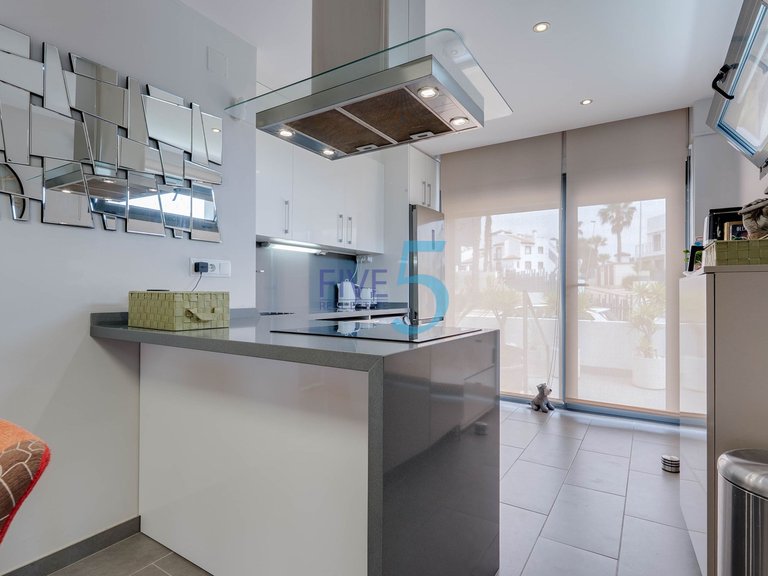 Apartment for Sale in Alicante, Valencia 10