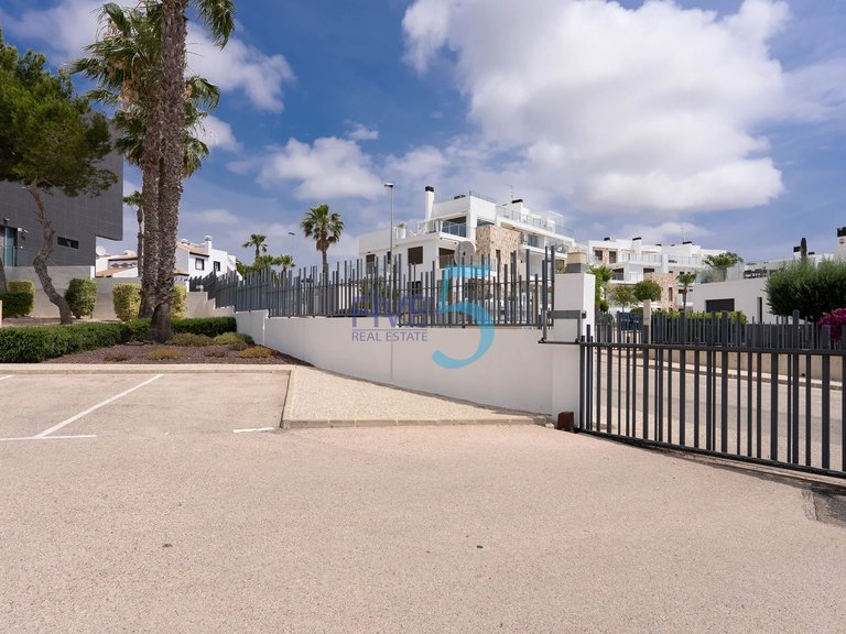 Apartment for Sale in Alicante, Valencia 25