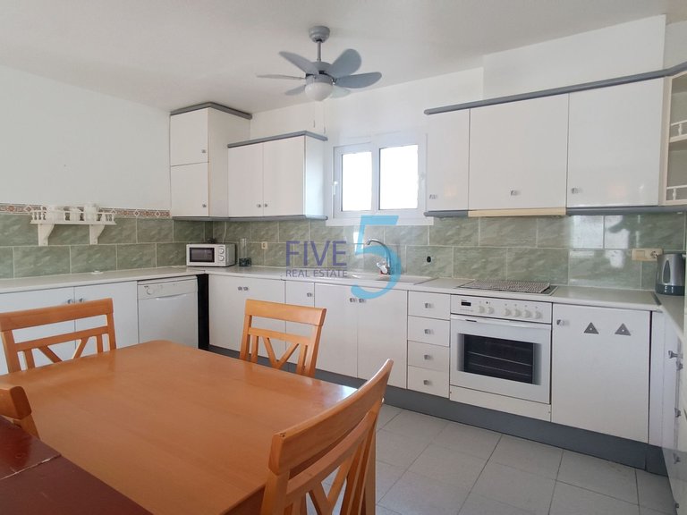 Villa for Sale in Alicante, Valencia 4
