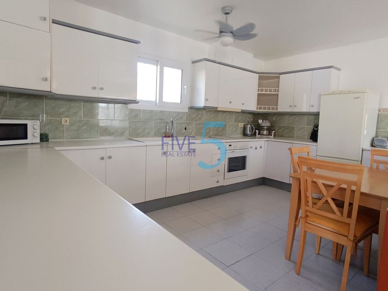 Villa for Sale in Alicante, Valencia 18