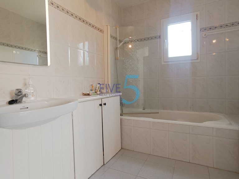 Villa for Sale in Alicante, Valencia 28