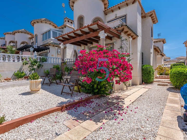 Villa for Sale in Alicante, Valencia 1