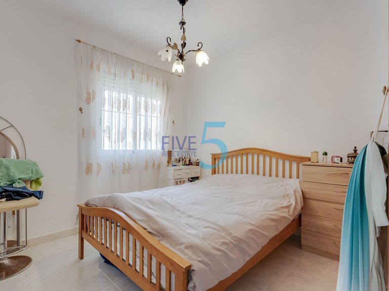 Villa for Sale in Alicante, Valencia 10