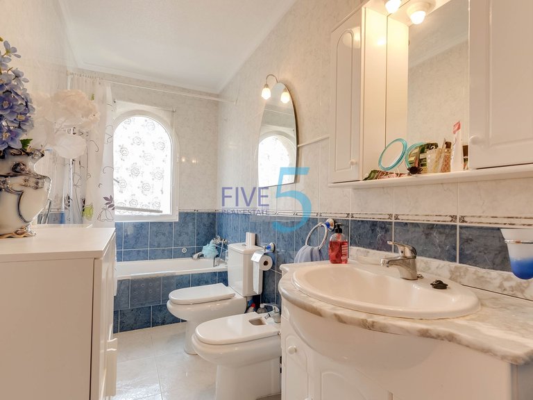 Villa for Sale in Alicante, Valencia 17