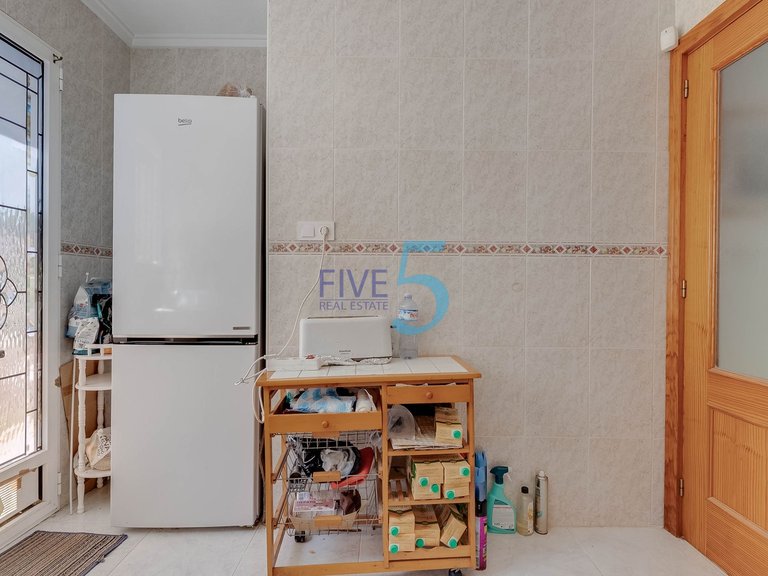 Villa for Sale in Alicante, Valencia 8