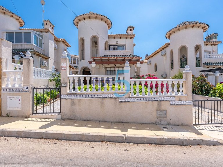 Villa for Sale in Alicante, Valencia 2