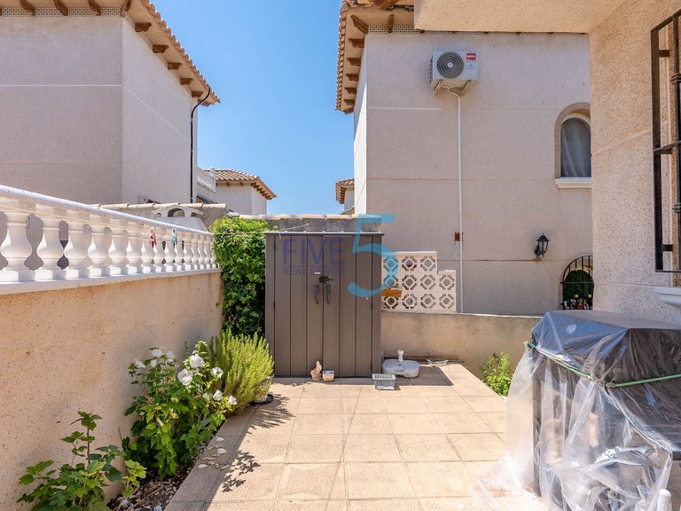 Villa for Sale in Alicante, Valencia 24