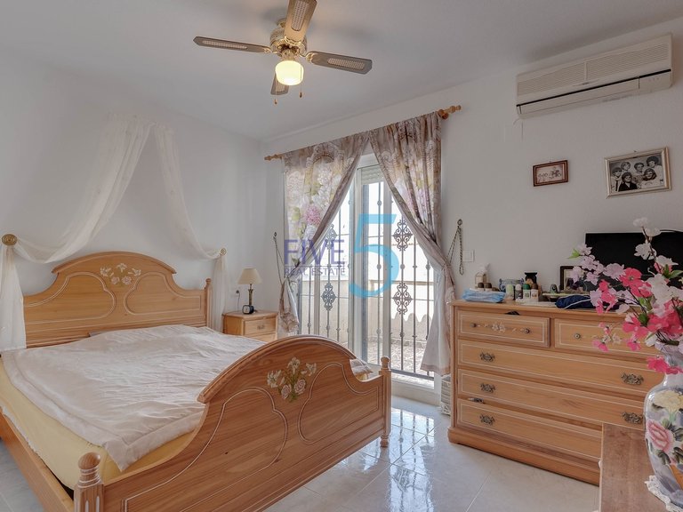 Villa for Sale in Alicante, Valencia 13