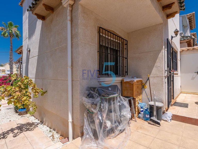 Villa for Sale in Alicante, Valencia 25