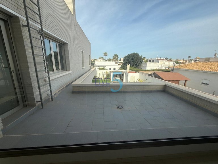 Villa for Sale in Alicante, Valencia 34