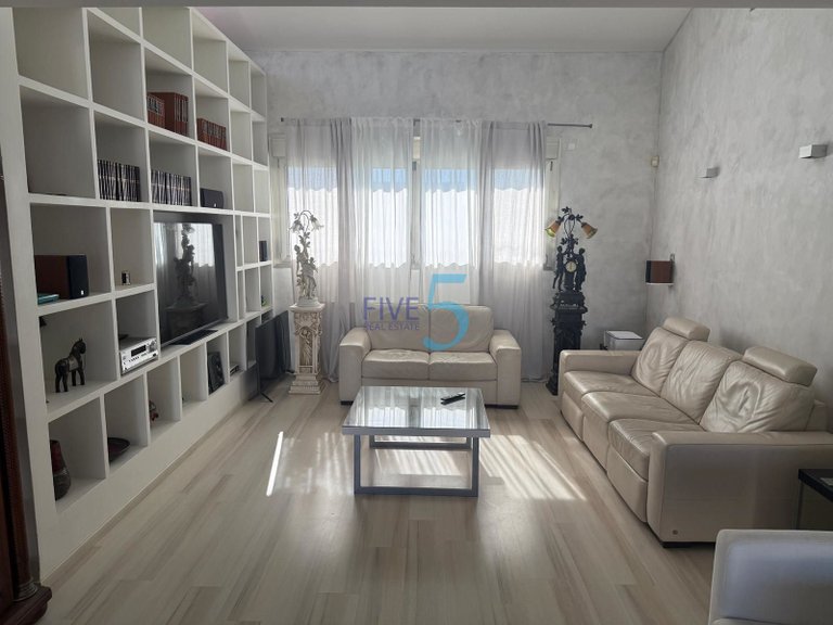 Villa for Sale in Alicante, Valencia 9