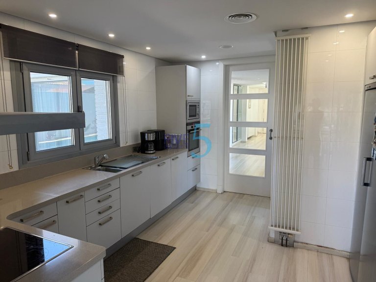 Villa for Sale in Alicante, Valencia 12