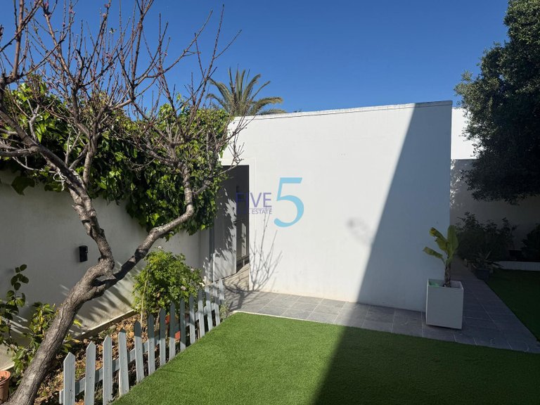 Villa for Sale in Alicante, Valencia 35