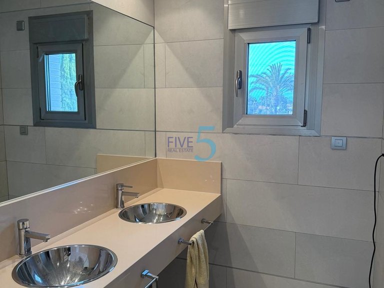Villa for Sale in Alicante, Valencia 22