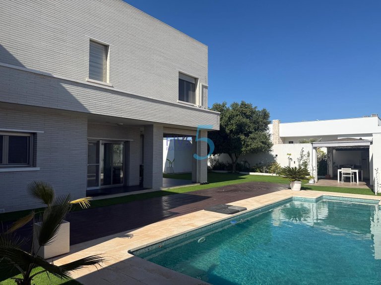 Villa for Sale in Alicante, Valencia 2