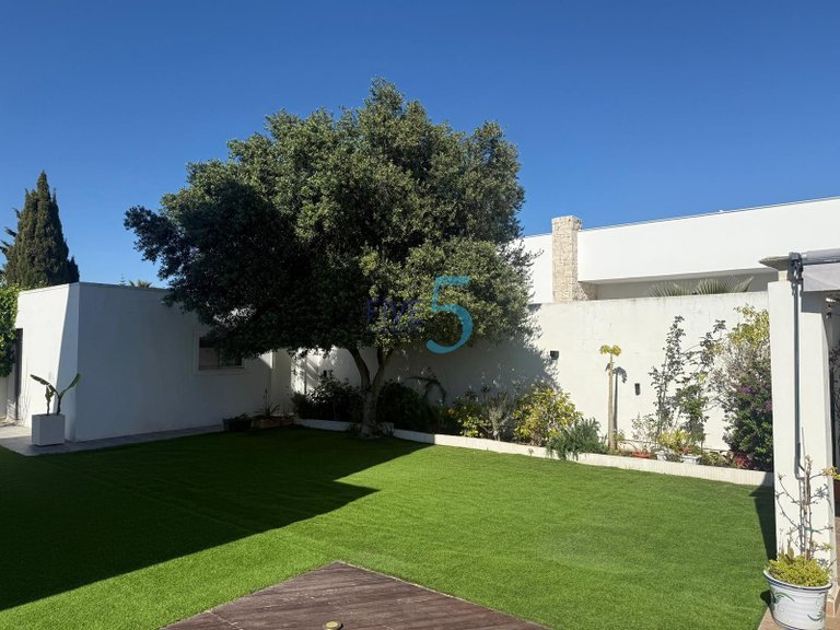 Villa for Sale in Alicante, Valencia 6
