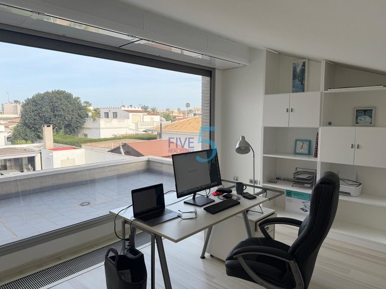 Villa for Sale in Alicante, Valencia 23