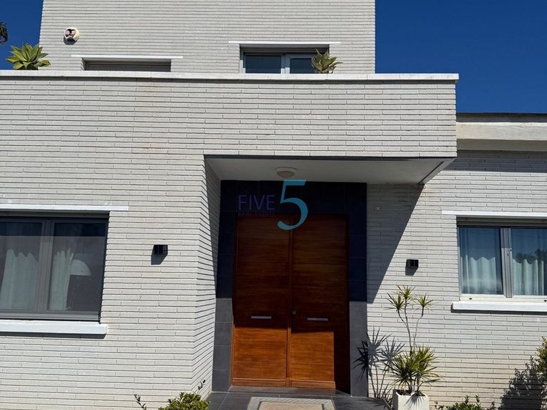 Villa for Sale in Alicante, Valencia 3