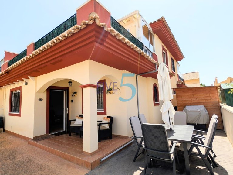 Villa for Sale in Alicante, Valencia 1
