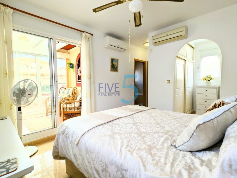 Villa for Sale in Alicante, Valencia 4