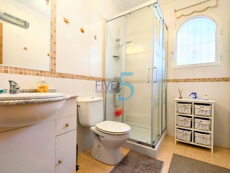 Villa for Sale in Alicante, Valencia 15