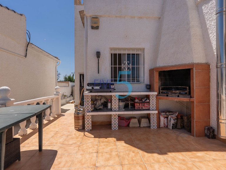 Villa for Sale in Alicante, Valencia 30