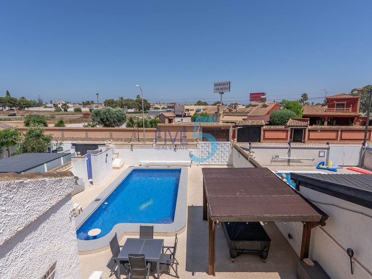 Villa for Sale in Alicante, Valencia 25