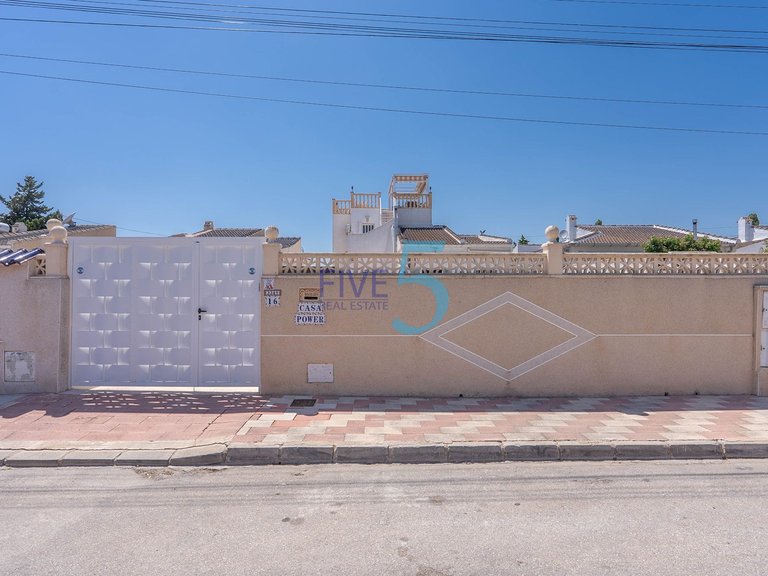 Villa for Sale in Alicante, Valencia 38