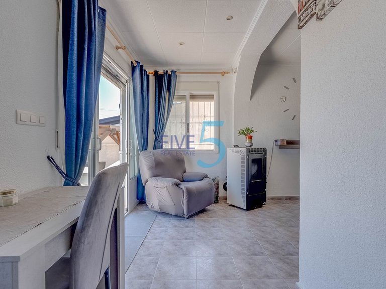 Villa for Sale in Alicante, Valencia 8