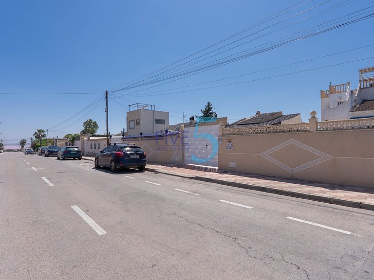 Villa for Sale in Alicante, Valencia 39