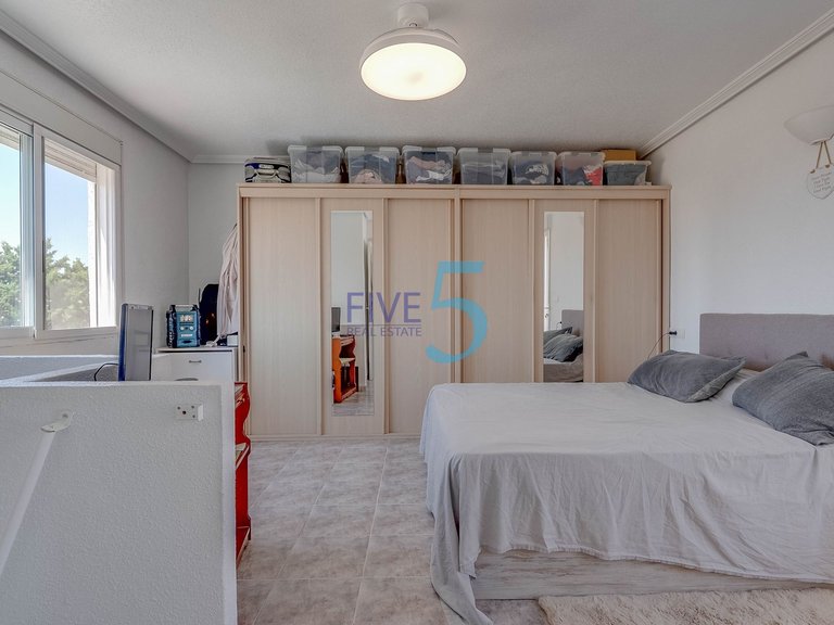 Villa for Sale in Alicante, Valencia 18