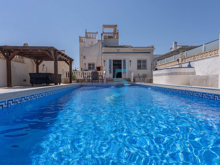 Villa for Sale in Alicante, Valencia 2
