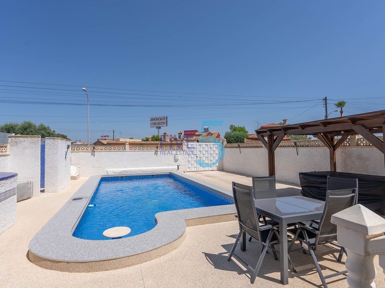 Villa for Sale in Alicante, Valencia 27