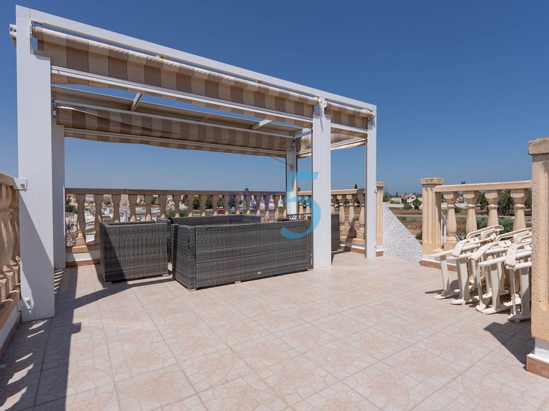 Villa for Sale in Alicante, Valencia 23