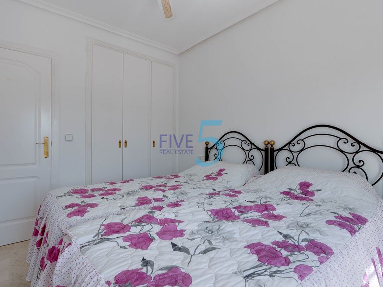 Villa for Sale in Alicante, Valencia 11