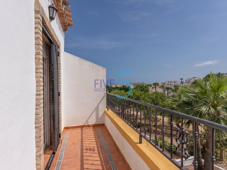 Villa for Sale in Alicante, Valencia 12