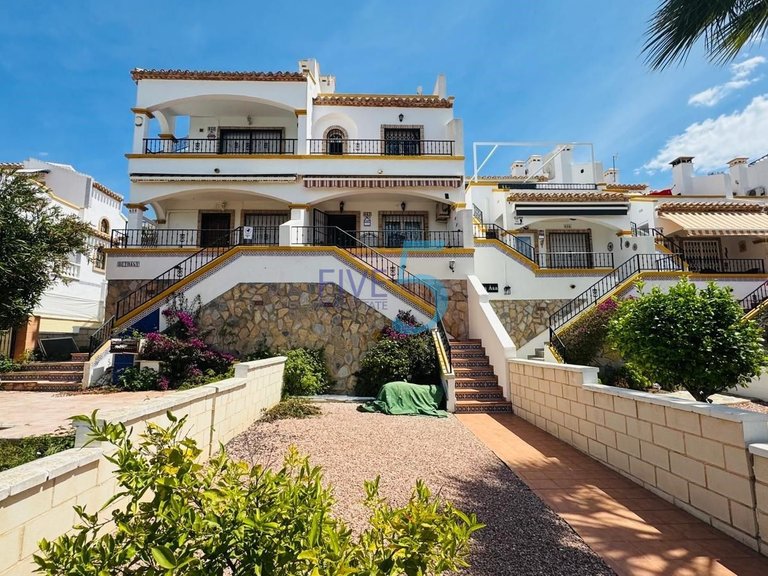 Villa for Sale in Alicante, Valencia 1