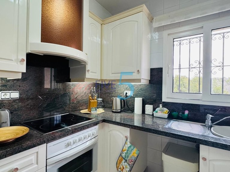 Apartment for Sale in Alicante, Valencia 5
