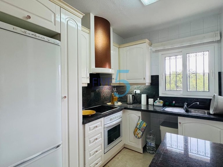 Apartment for Sale in Alicante, Valencia 4