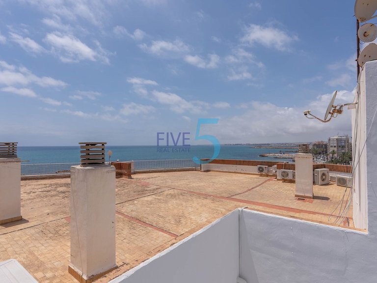 Apartment for Sale in Alicante, Valencia 30