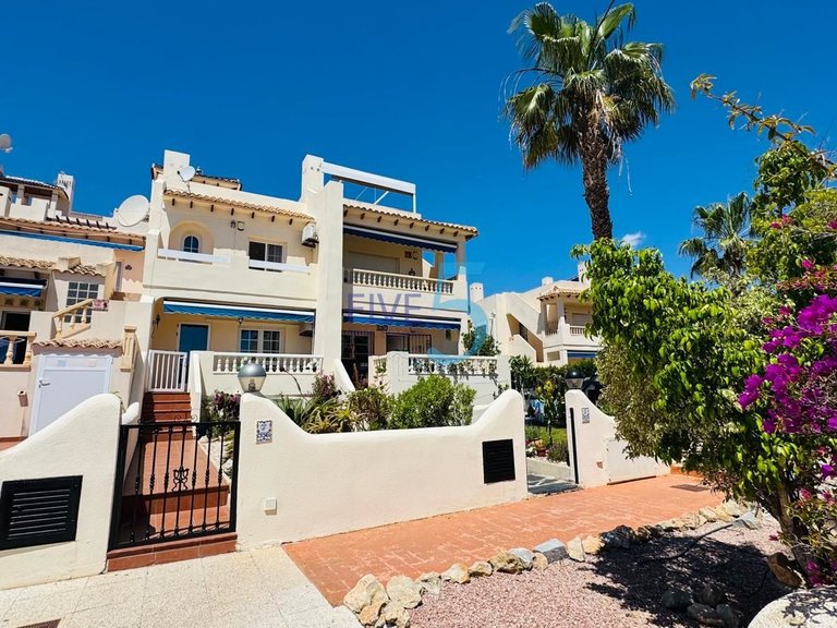 Villa for Sale in Alicante, Valencia 1