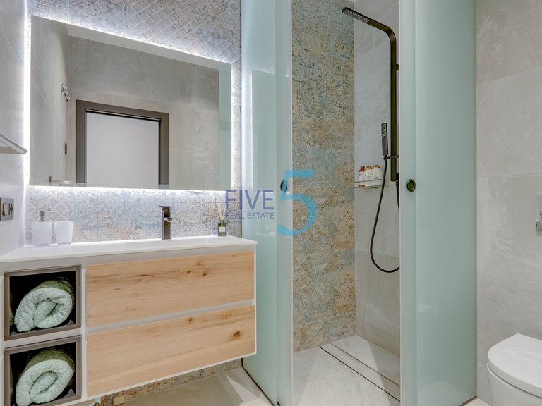 Villa for Sale in Alicante, Valencia 31