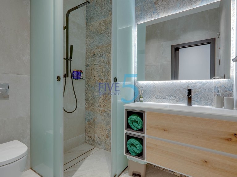 Villa for Sale in Alicante, Valencia 33