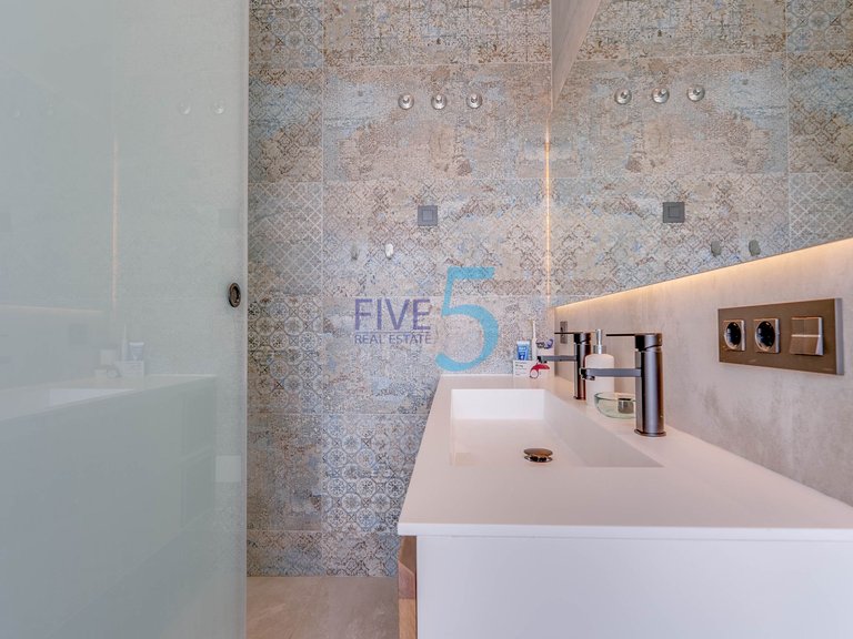 Villa for Sale in Alicante, Valencia 15