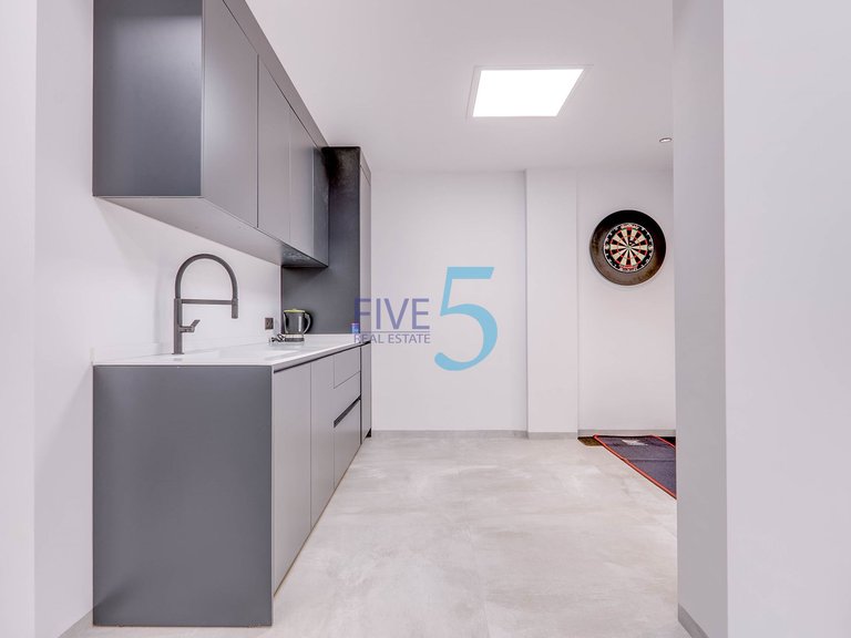 Villa for Sale in Alicante, Valencia 26