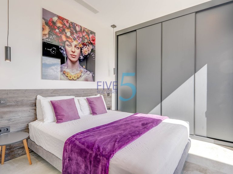 Villa for Sale in Alicante, Valencia 16