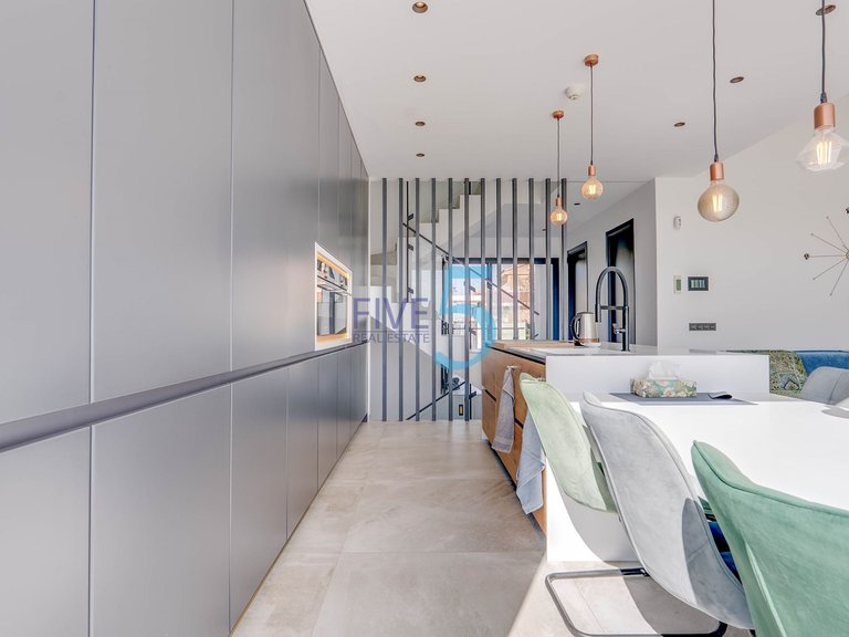 Villa for Sale in Alicante, Valencia 8