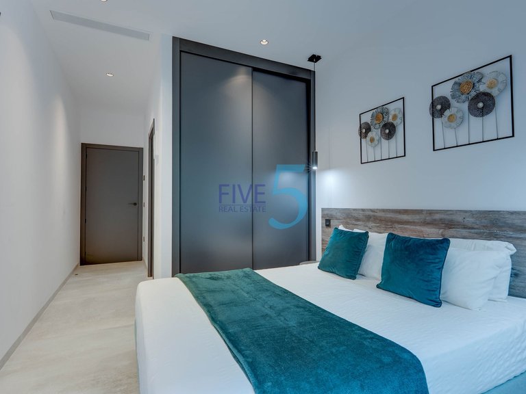Villa for Sale in Alicante, Valencia 32