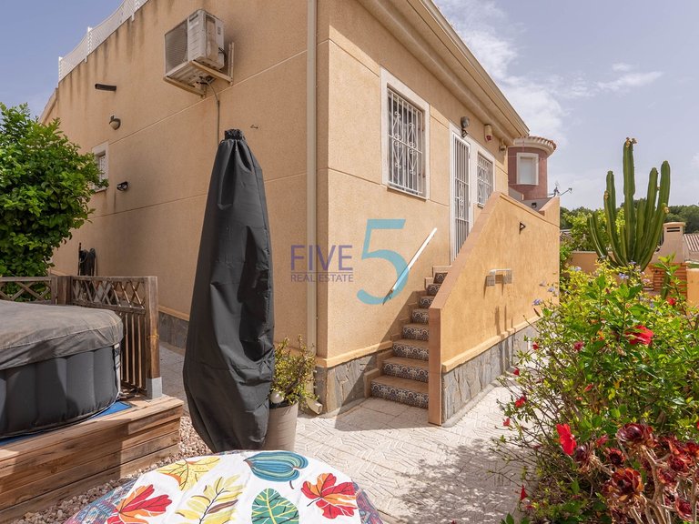 Villa for Sale in Alicante, Valencia 20