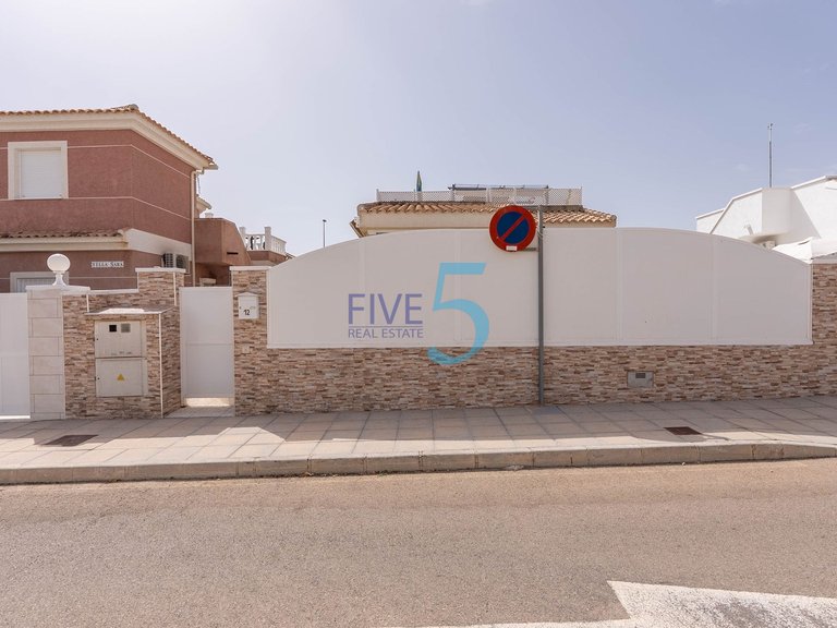 Villa for Sale in Alicante, Valencia 35